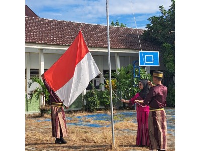Upacara Hardiknas 2 MEI
